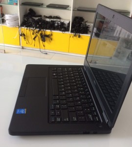 Laptop Dell Latitude E5250 i5 thế hệ 5, Ram8G, Ổ 256GSSD, Màn 12.5inch, nhỏ gọn 1,4kg